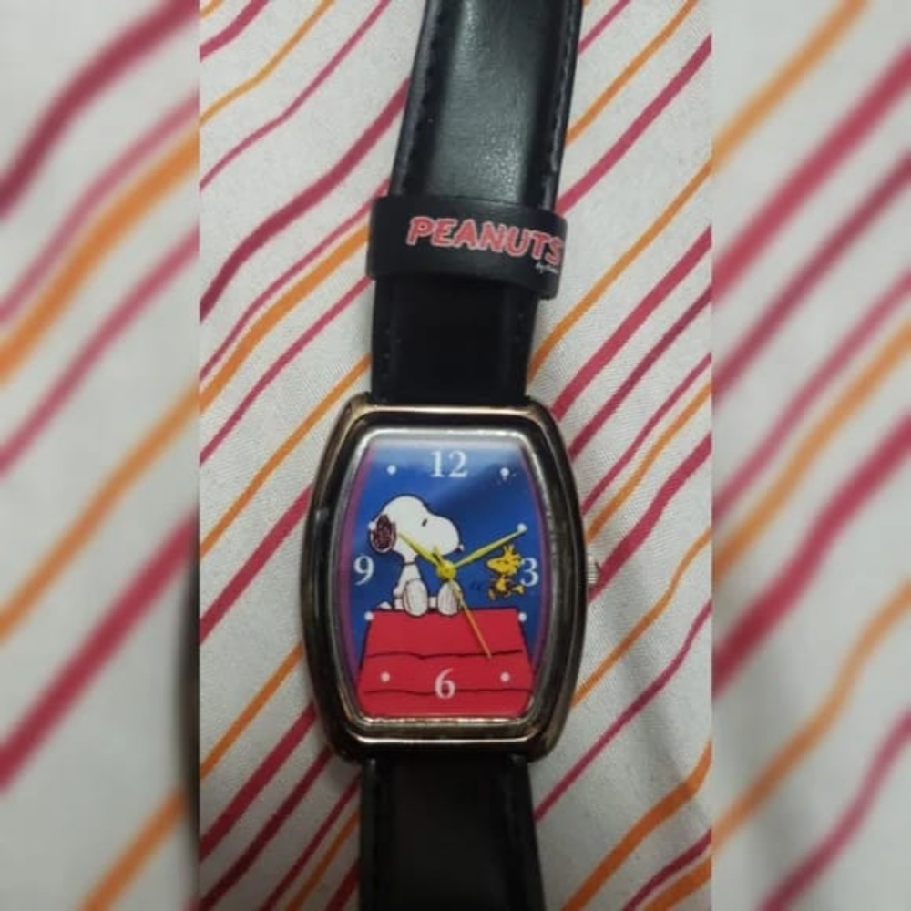 1980s Vintage Peanuts Snoopy & Woodstock Collectible Wrist Watch